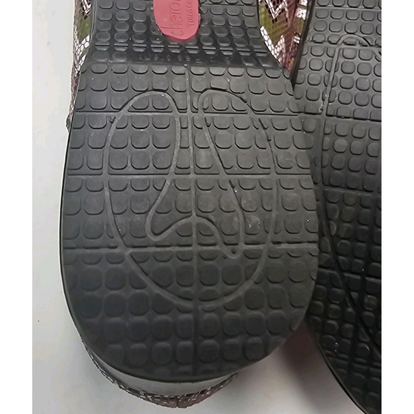 Cherokee Angelique Leather Clogs Chevron Zig Zag Nurse Comfort Size Est 9.5M - Picture 13 of 16